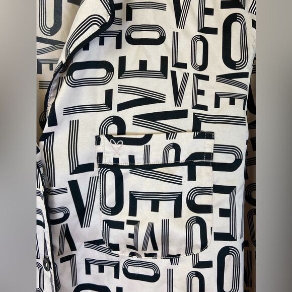 Victoria’s Secret VS Love Logo Satin Long Sleeve Button Up Sleep Top Small - Picture 4 of 7